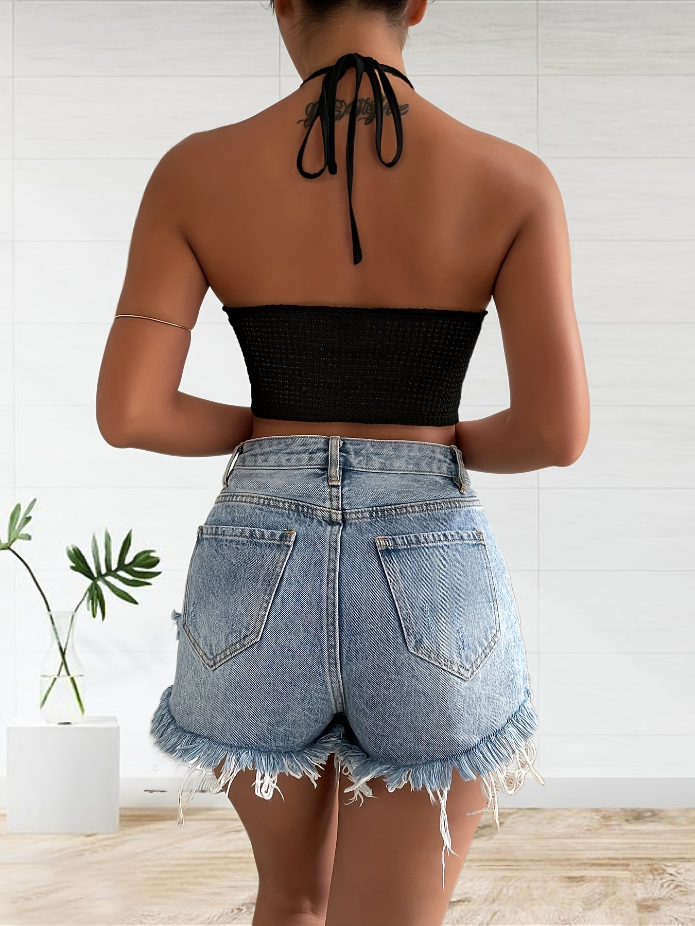 Halter Top - Trendy and Sexy Sleeveless Crop Top